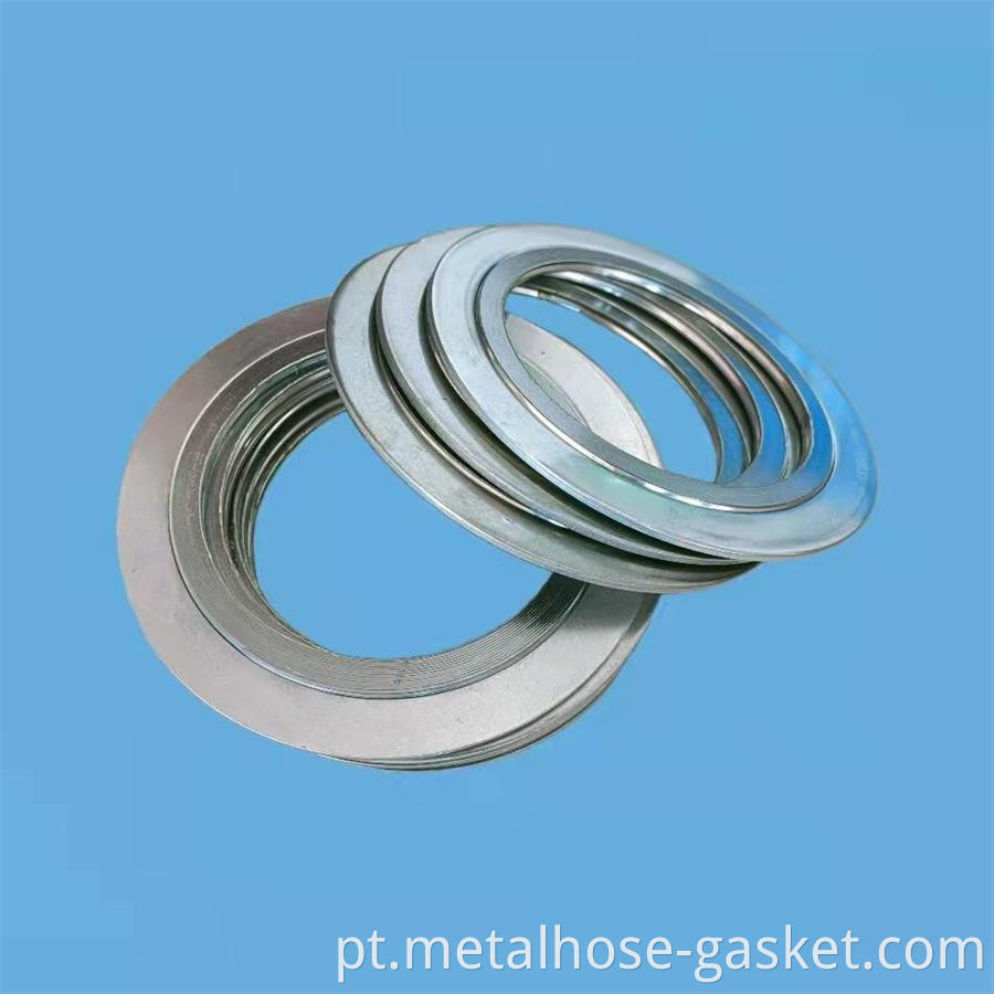 Spiral wound gaskets with outer ring